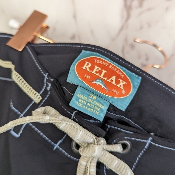 Tommy Bahama Swim Shorts Men 38 Large Black Board Trunk Mesh Beach Flower Floral - Picture 3 of 12